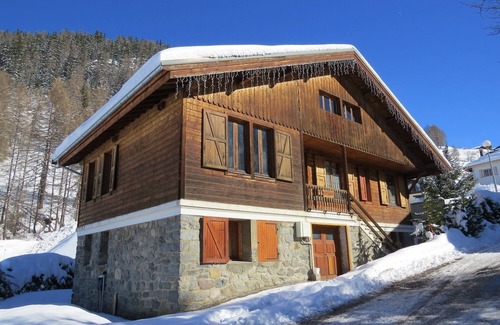 La Roche Chalet De Ski | Chalet 290m2, 15 pers/8chambres, Pistes/Télésiège à 100m,*** Tout confort