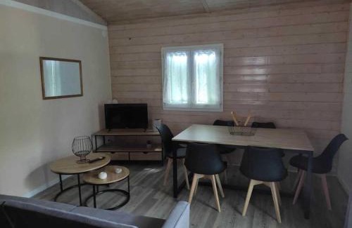 Massillargues-Attuech Chalet De Ski | Chalet 3 étoiles - Piscine - eebicc