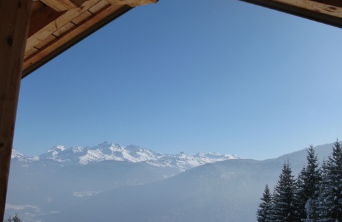Bisanne 1500 Chalet De Ski | Chalet deux étoiles, indépendant, récent, en pleine nature.