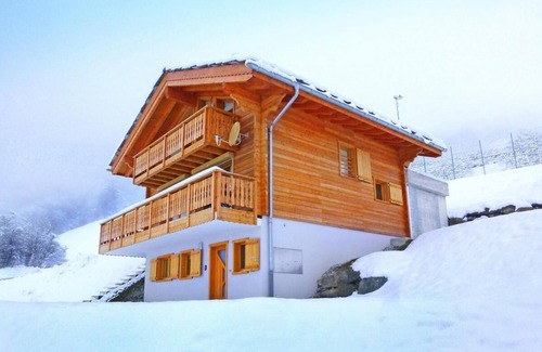 Heremence Chalet De Ski | Chalet, 350m des commerces, balcon, cheminée ou poêle à bois, parking, télévision, 150m², Thyon