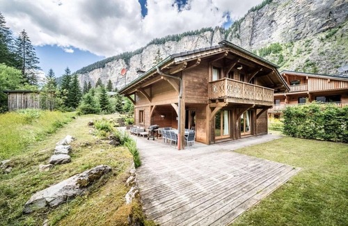 Les Prodains Chalet De Ski | Chalet, 3ème étage, cheminée ou poêle à bois, télévision, 170m², Morzine