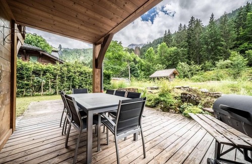 Les Prodains Chalet De Ski | Chalet, 3ème étage, cheminée ou poêle à bois, télévision, 170m², Morzine