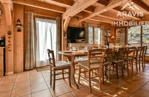 Le Grand-Bornand Chalet De Ski | Chalet 5 chambres au pied des pistes, idéal pour ski et vélo tourisme! - FR-1-391-24