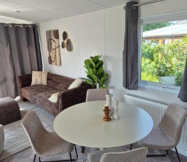 Sint Maarten Chalet De Ski | Chalet 549 op Recreatiepark de Wielen