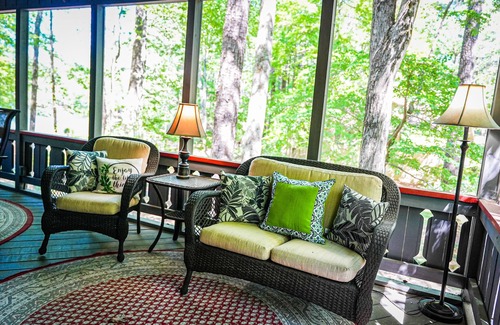 Pine Mountain Chalet De Ski | Chalet #66- a rare gem steps from swimming pool.