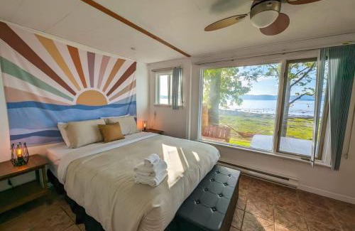 Cap-Saint-Ignace Chalet De Ski | Chalet #9 Waterfront with Spa Fireplace Wifi & AC