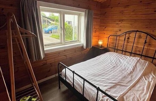 Sint-Annaland Station Balnéaire | Chalet 96 - Two Bedroom Resort, Sleeps 4