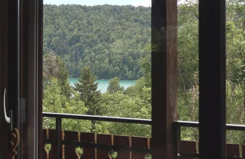 Le Frasnois Chalet De Ski | Chalet Accueillant avec vue sur le lac de Narlay.