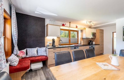 Aich Maison | Chalet am See by myNests - Holiday home, 3 bedrooms, 2 bathrooms
