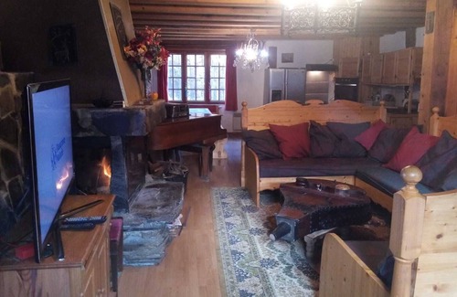 La Lechere Chalet De Ski | Chalet Ancien les Marmottes