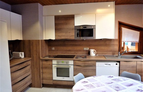 Montriond Chalet De Ski | Bel appartement en chalet avec balcon et parking, accès direct au domaine