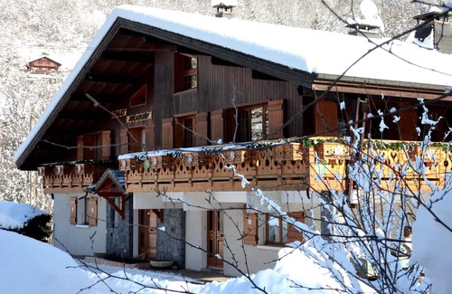 Montriond Chalet De Ski | Bel appartement en chalet avec balcon et parking, accès direct au domaine