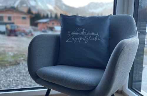 Ehrwald Chalet De Ski | Chalet apartment with panoramic mountain views at the foot of the Zugspitze