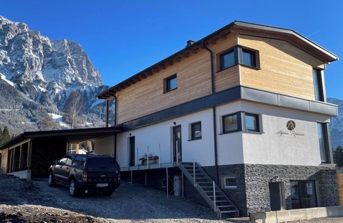 Ehrwald Chalet De Ski | Chalet apartment with panoramic mountain views at the foot of the Zugspitze