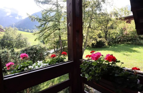 Beaufort Chalet De Ski | Chalet - Architect cabin. Six people in the Planay. Quiet, spacious. 2 bedrooms