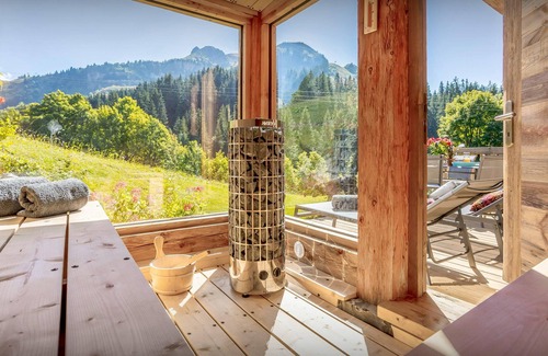 Le Grand-Bornand Chalet De Ski | Chalet Argali - séjour exclusif skis aux pieds pour 14 - OVO Network