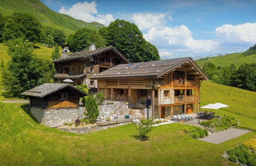 Le Grand-Bornand Chalet De Ski | Chalet Argali - séjour exclusif skis aux pieds pour 14 - OVO Network