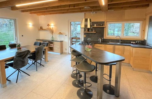 Villeneuve-les-Charnod Chalet De Ski | Chalet Aromas, 4 bedrooms, 10 persons
