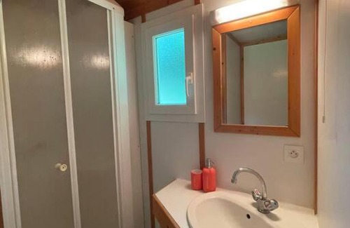 Serilhac Chalet De Ski | Chalet au bord de l'étang