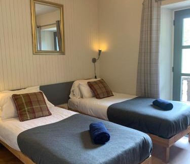 Les Boisses Hôtel | CHALET AUBERGE - Les Mélèzes