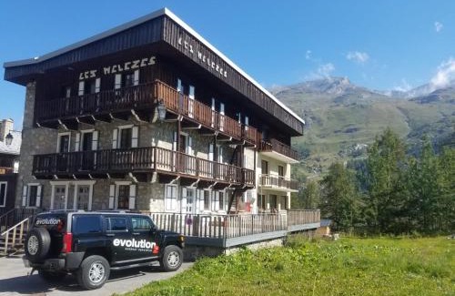 Les Boisses Hôtel | CHALET AUBERGE - Les Mélèzes