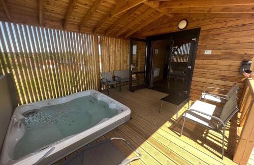 La Quarte Chalet De Ski | Chalet avec spa, Au Bois Quartois