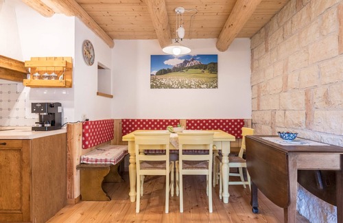 Primiero San Martino di Castrozza Maison | Chalet Baita Dani avec vue sur les montagnes, sauna, Wi-Fi et terrasse.