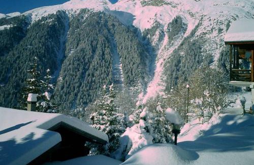 Bellwald Maison | Chalet BANULARA Platz für 14 Personen auf drei Etagen