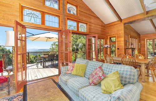 Beaumont Maison | CHALET BEAUMONT, Berry & Surrounds - 4pm Check Out on Sundays (except Peak season)!