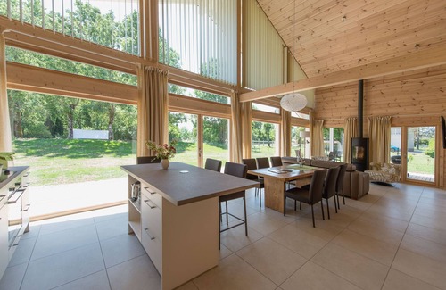 Marigny Chalet De Ski | Chalet Bien-être de 100m² Avec Sauna et Balnéo - à 1km du Lac de Chalain
