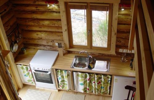 Saint-Martin-la-Sauvete Maison | Chalet bois chaleureux avec terrasse, internet et animaux acceptés - FR-1-496-187