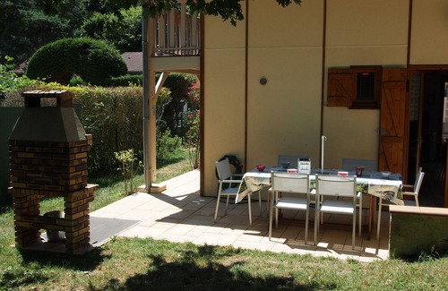 Saint-Gerons Chalet De Ski | Chalet *** à 5mns Rénac plage, lits faits, barque, piscine. Animaux acceptés!
