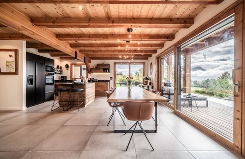 Thyez Chalet De Ski | Chalet avec vue sur les montagnes, jacuzzi et sauna