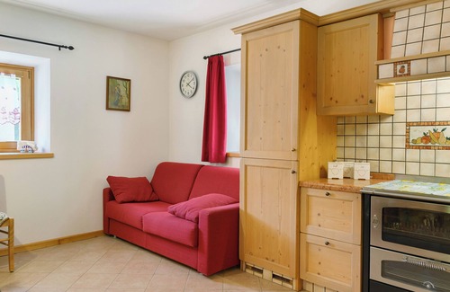 San Lorenzo in Banale Chalet De Ski | Chalet 'Camillo' with Mountain View, Private Pool and Private Garden