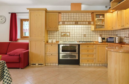 San Lorenzo in Banale Chalet De Ski | Chalet 'Camillo' with Mountain View, Private Pool and Private Garden