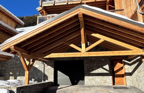 Les Deux Alpes Chalet De Ski | Chalet Chablis sleeps 10