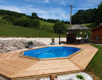 Dausse Chalet De Ski | Chalet charmant à Dausse avec piscine et jardin