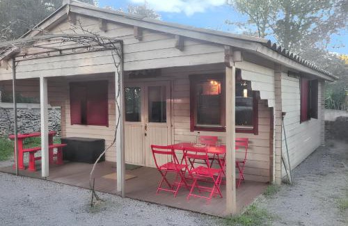 Poussan Chalet De Ski | Chalet charmant à Poussan avec jardin privé et barbecue