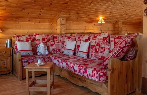 La Roche Chalet De Ski | Chalet classique et spacieux 10p, à deux minutes des pistes!