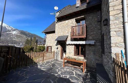 Vielha Chalet De Ski | Chalet con encanto Jardín y Parking Privado