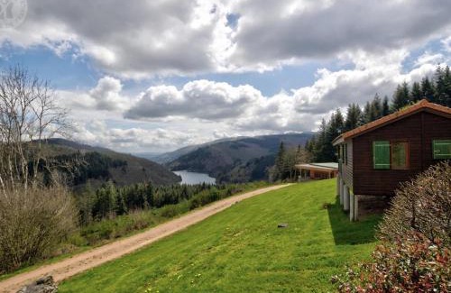 Les Noes Maison | Chalet confortable avec terrasse privée, proche nature, sports et loisirs, animaux acceptés. - FR-1-496-241