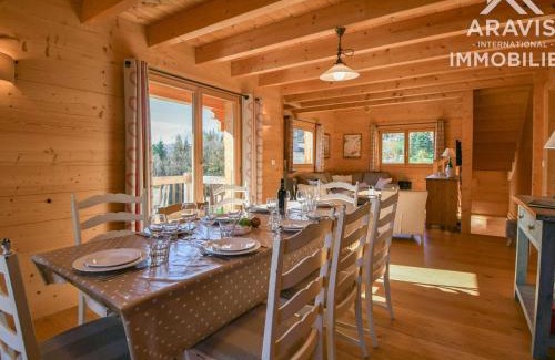 Le Grand-Bornand Chalet De Ski | Chalet cosy de 4 chambres pour 8 personnes, proche bus et pistes, équipement complet et moderne ! - FR-1-391-47