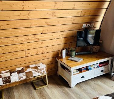 Nasbinals Chalet De Ski | Chalet cosy en Aubrac