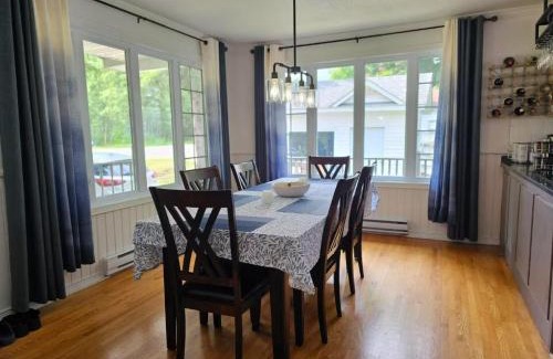 Saint-Andre-Avellin Chalet De Ski | Chalet Cozy au Lac Bélisle