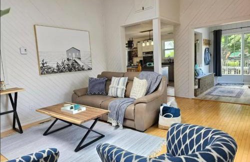 Saint-Andre-Avellin Chalet De Ski | Chalet Cozy au Lac Bélisle