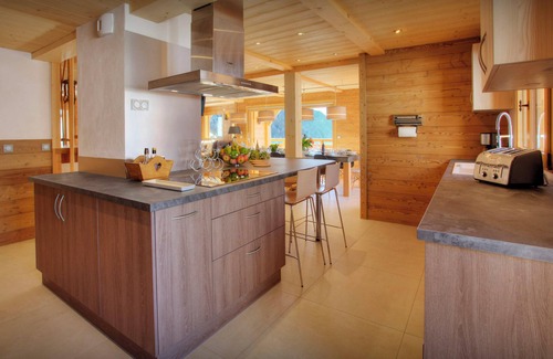 La Giettaz Chalet De Ski | Chalet Crechoua - séjour au ski pour 14, spa & proche pistes - OVO Network