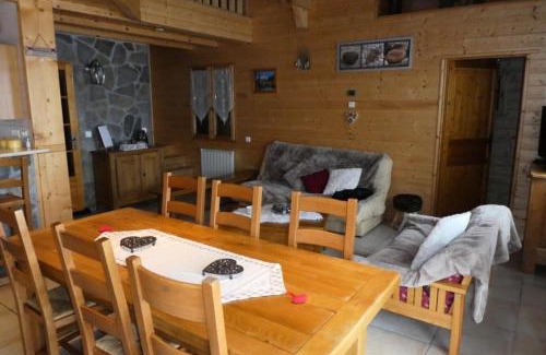 Reallon Chalet De Ski | Chalet Crocus - Magnifique chalet aux pieds des pistes au cœur de la station de Réallon 10 à 12 couchages CHALCROCUS MAE-9031