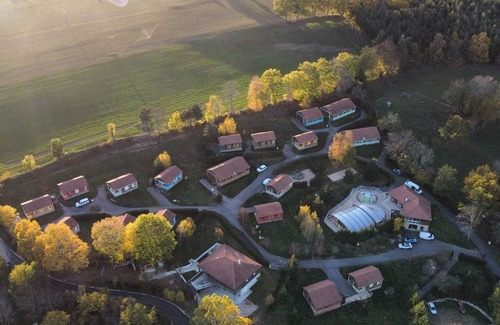 Blavignac Chalet De Ski | Chalet "Dahlia Pour 12 Prix Weekend" with Mountain View, Shared Pool & Wi-Fi