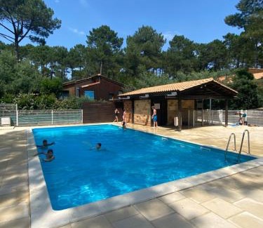 Maubuisson Chalet De Ski | Chalet dans les pins