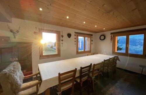 Crest-Voland Chalet De Ski | Chalet de caractère pour 12 pers, 165m², 5 chambres, cheminée, hammam, babyfoot, proche des Saisies. - FR-1-733-76